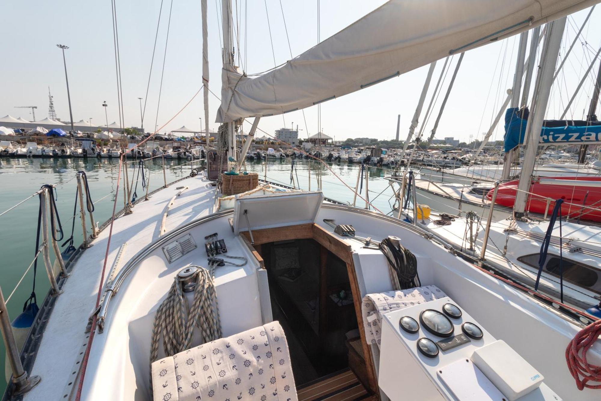 Готель Quo Vadis Yacht Барі Екстер'єр фото